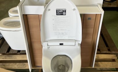 愛知県知多半島のお客様から「トイレ　リクシル　リフォレ」買取させていただきました。