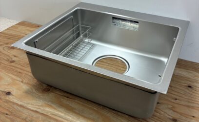東京都世田谷区のお客様から シゲル工業 ステンレスシンクを3梱包買取させていただきました