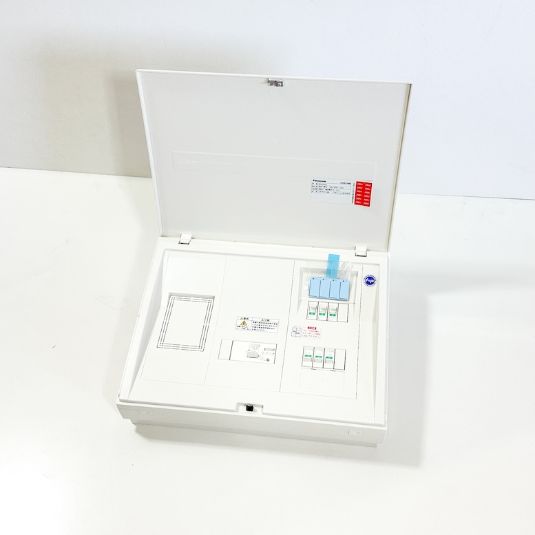 埼玉県川口市のお客様から Panasonic 分電盤を買取させていただきました。